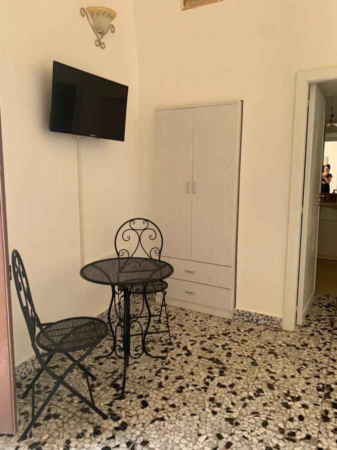 Nonna Veronica Gemini  Buitenkant foto